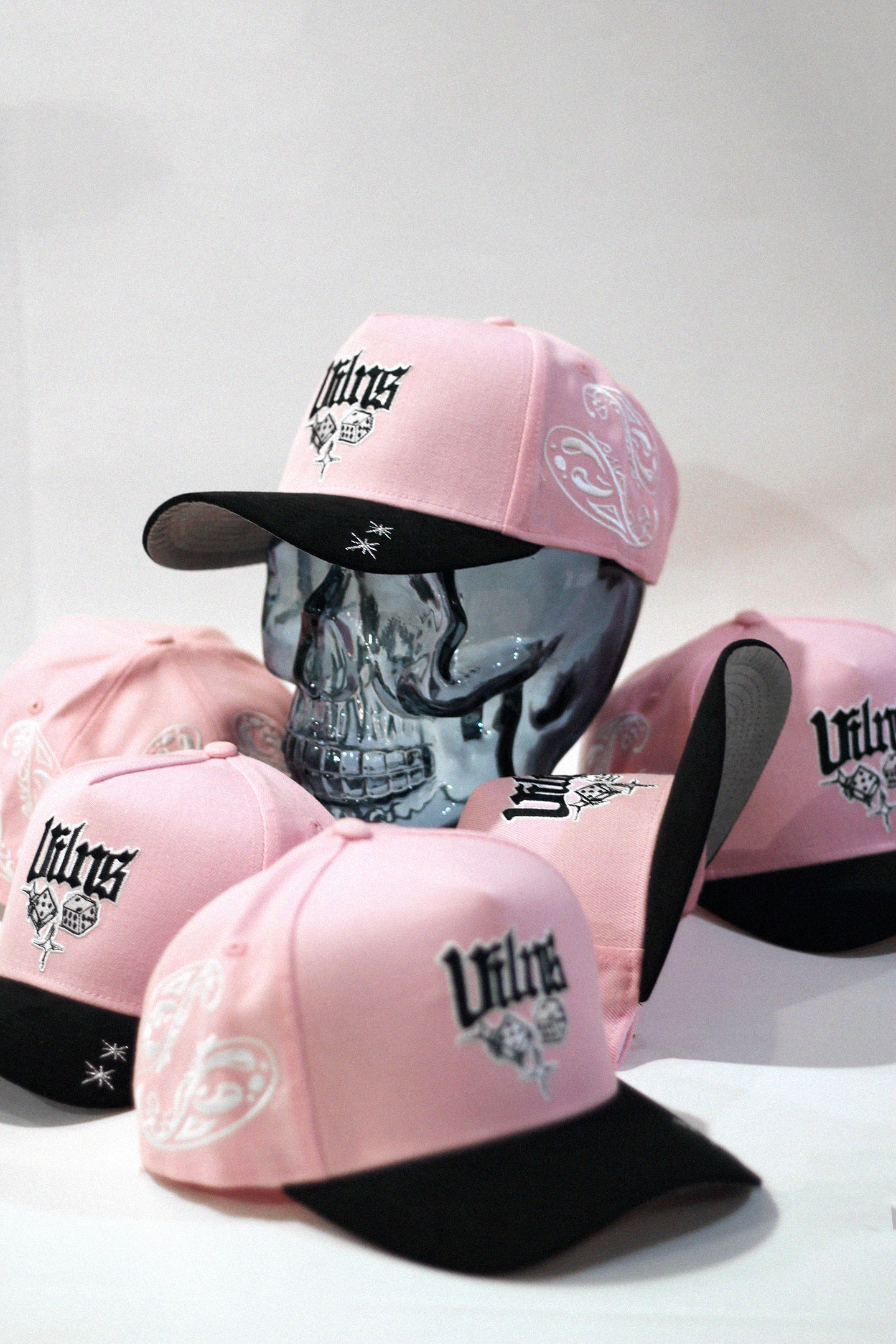 PAISLEY DICE HAT / PINK