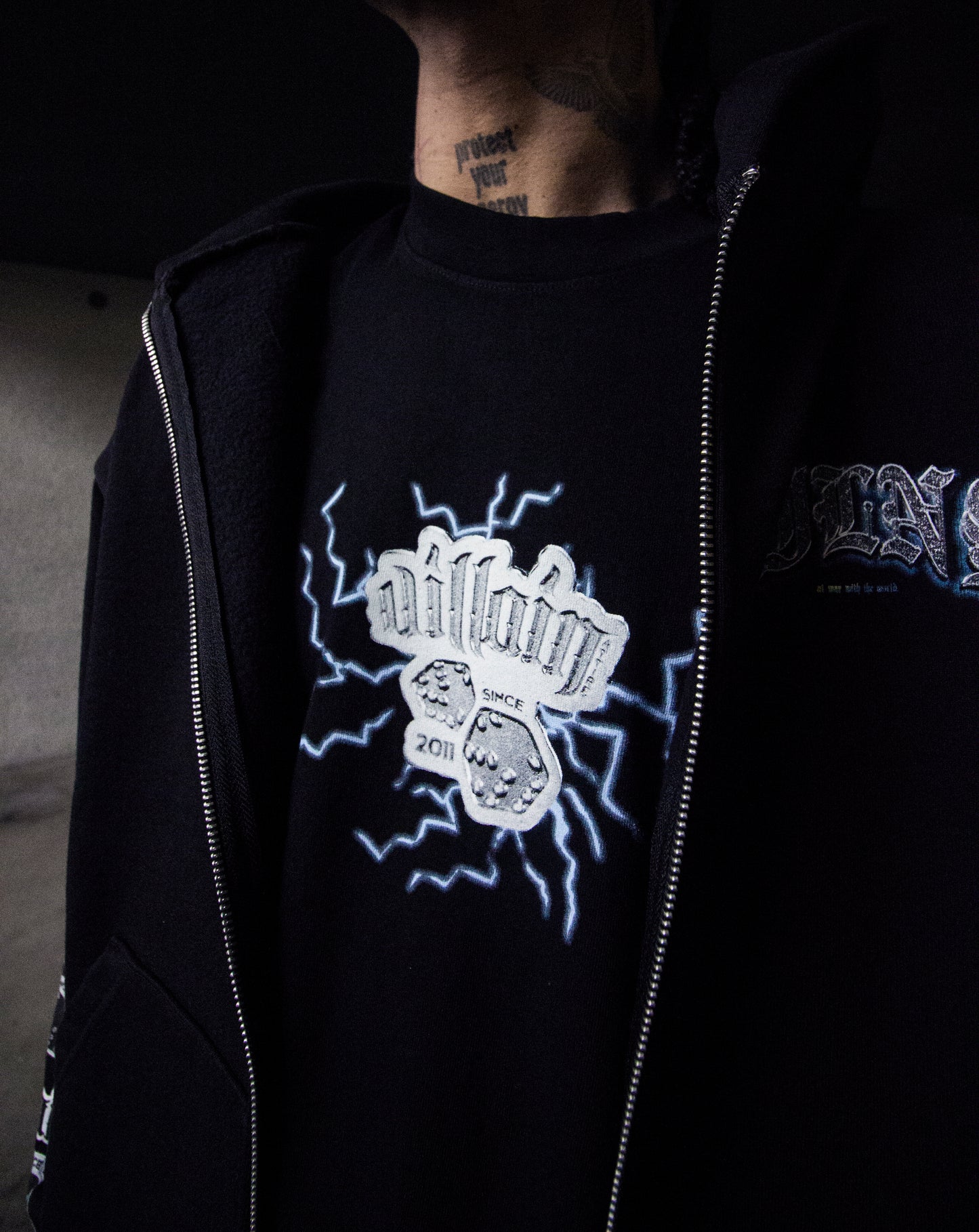 CRASH LAND LONG SLEEVE (NAVY)