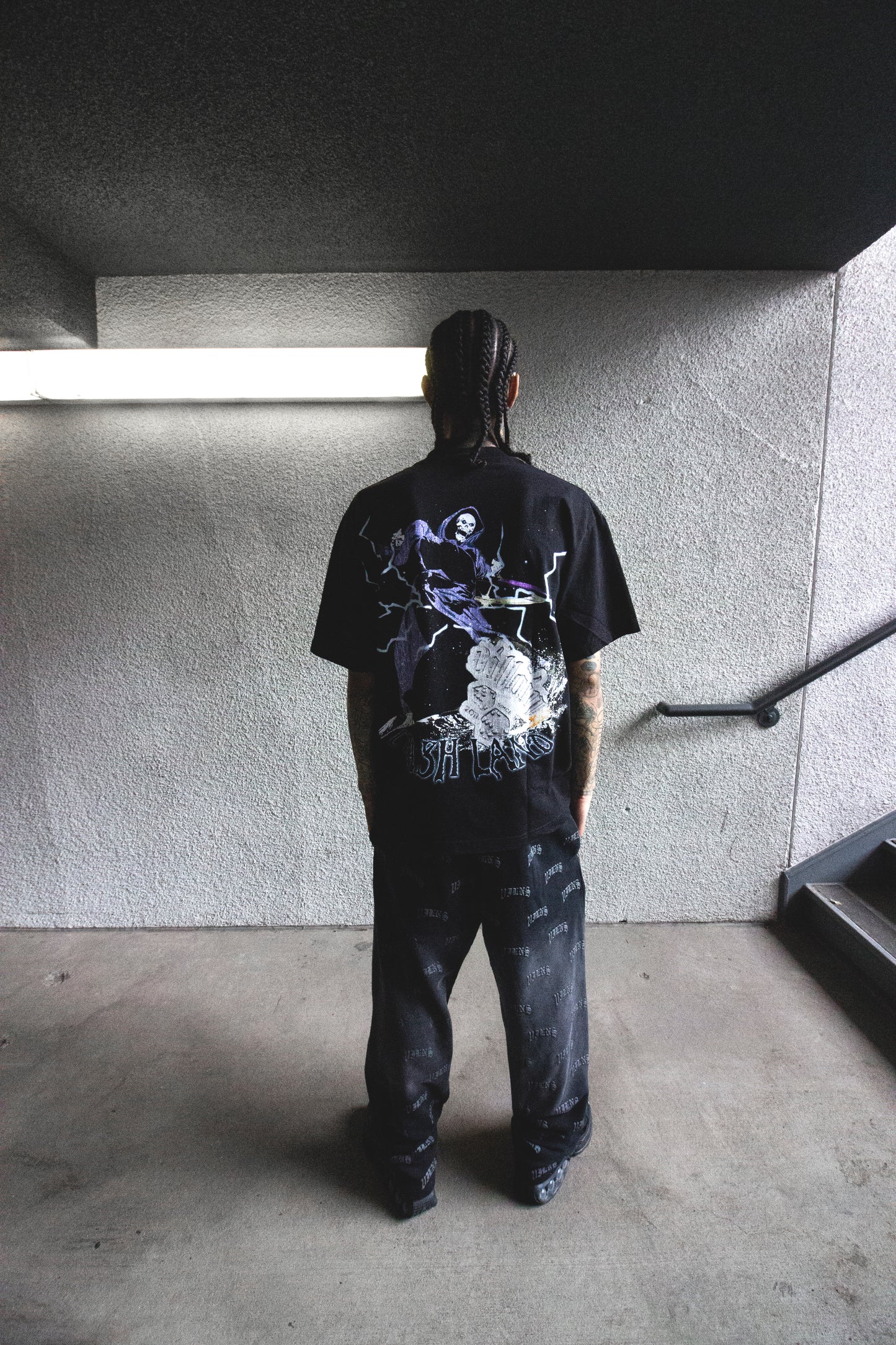 CRASH LAND TEE (BLACK)