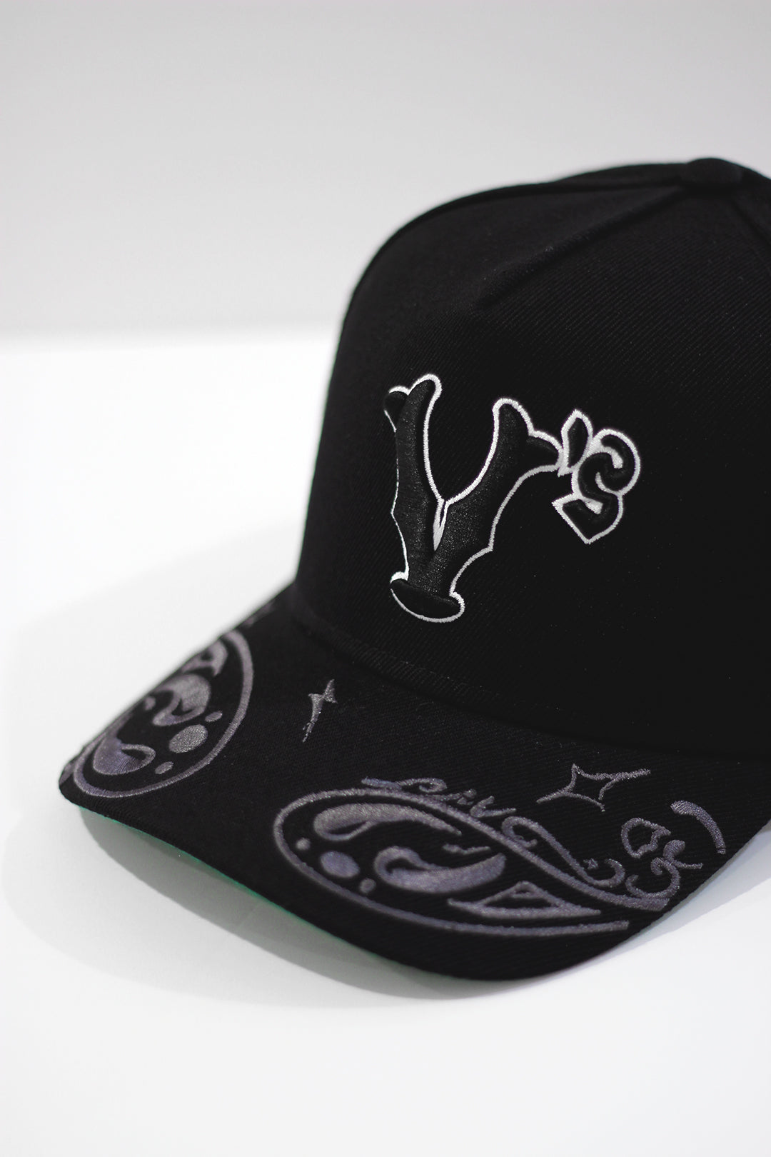 V'S PAISLEY HAT / BLACK