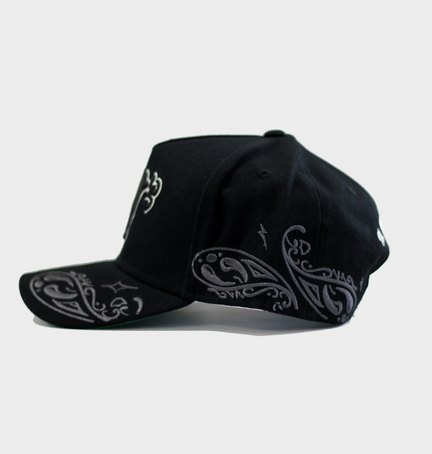 V'S PAISLEY HAT / BLACK