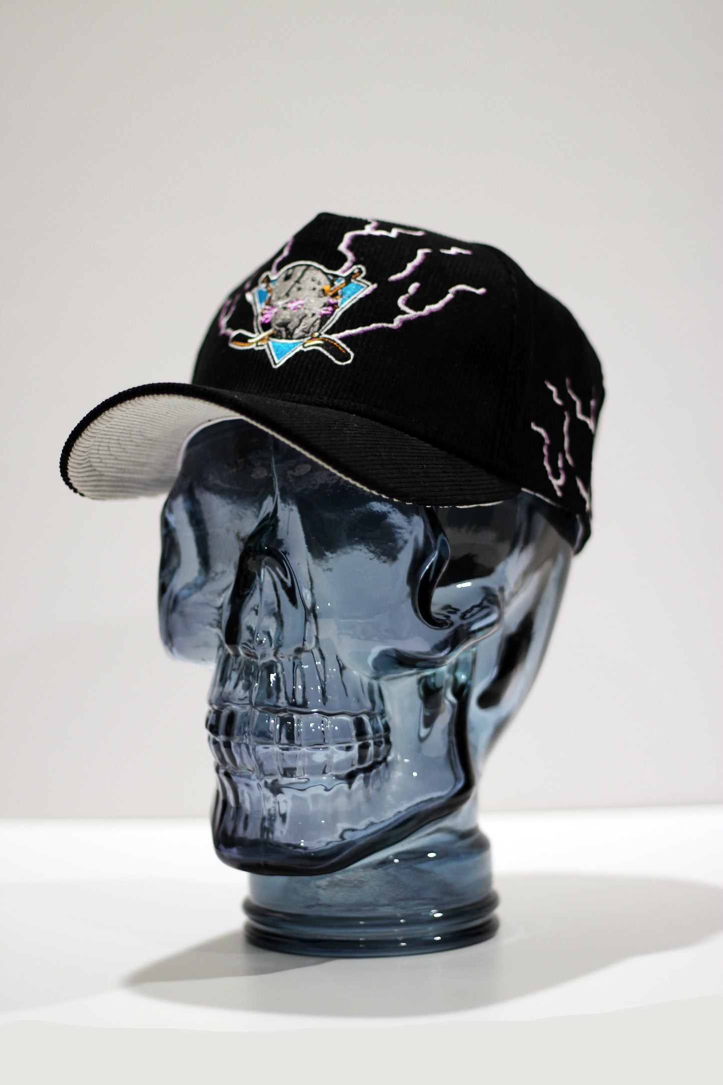 "MIGHTY VILNS 2.0" HAT (CORDUROY)