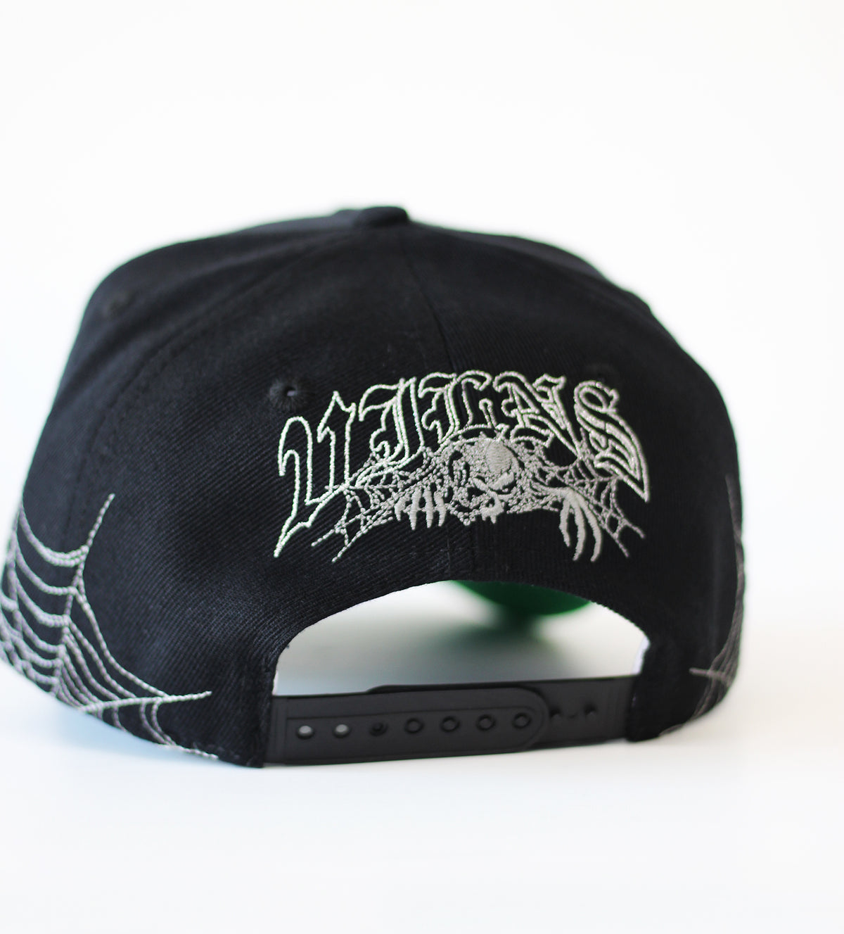 "V'$" Web A-Frame (Black)