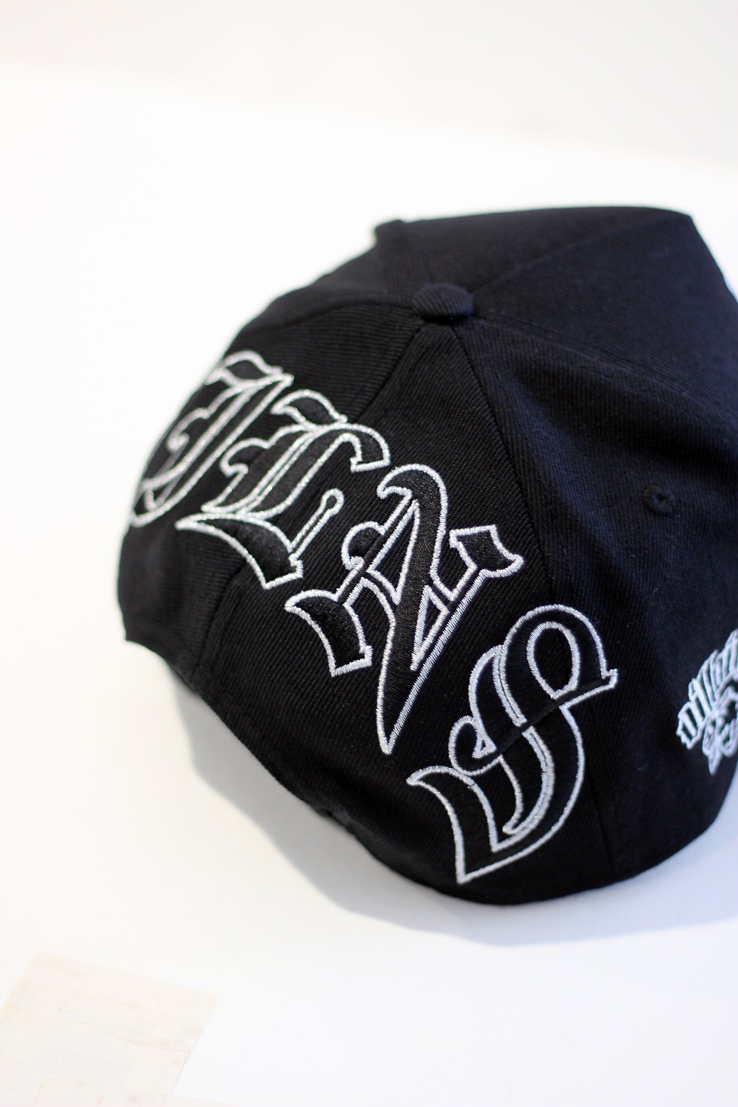 "ICE DOGS" HAT (BLACK)