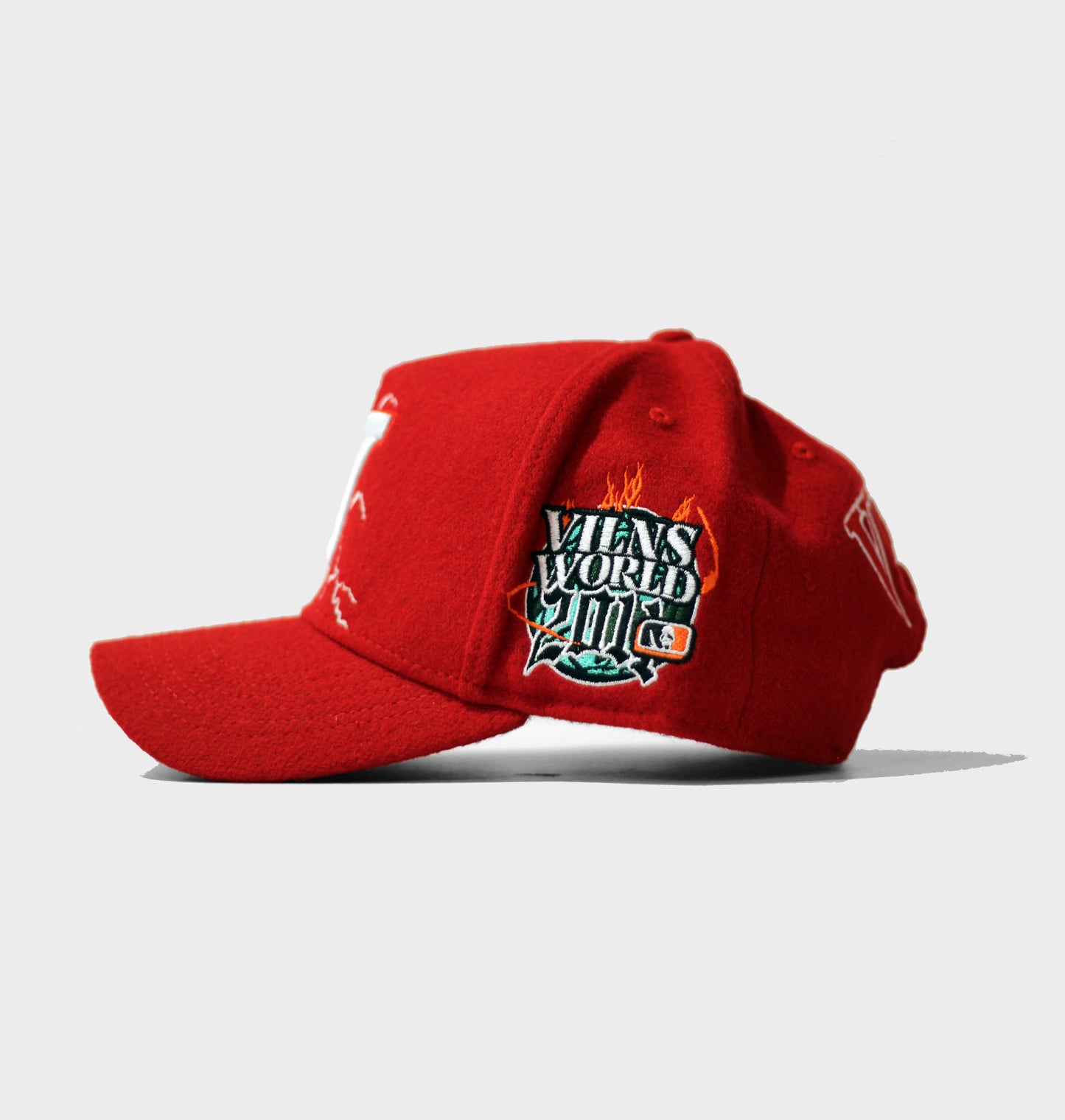 VILN "V" LIGHTNING HAT (RED/GREEN)