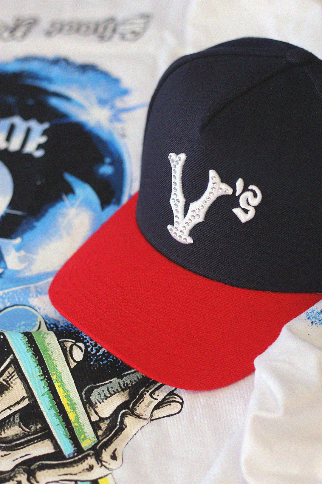 "V'$" Studded A-Frame (Blue/Red)