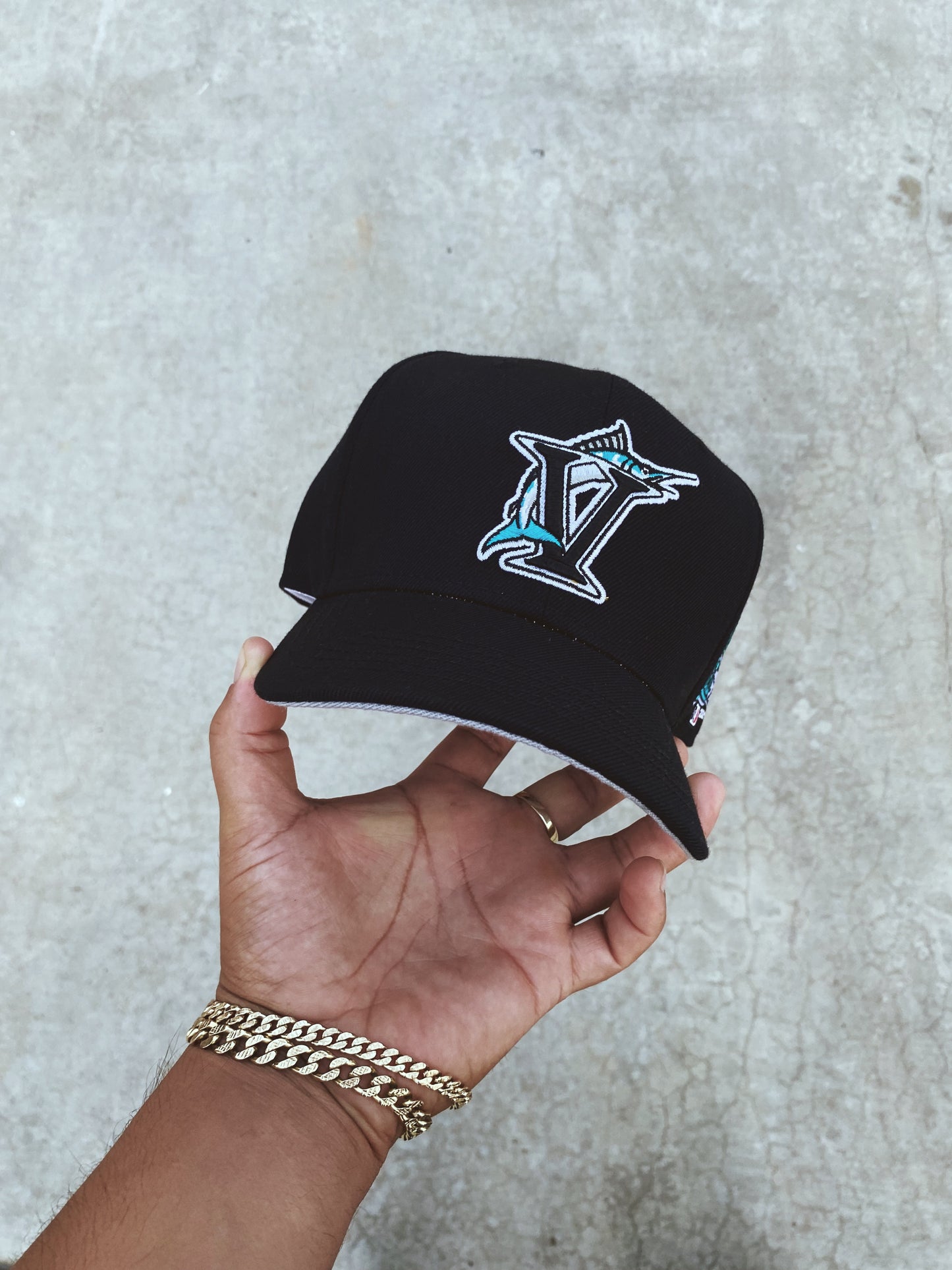 VILN 'V SERIES' Hat (Black)