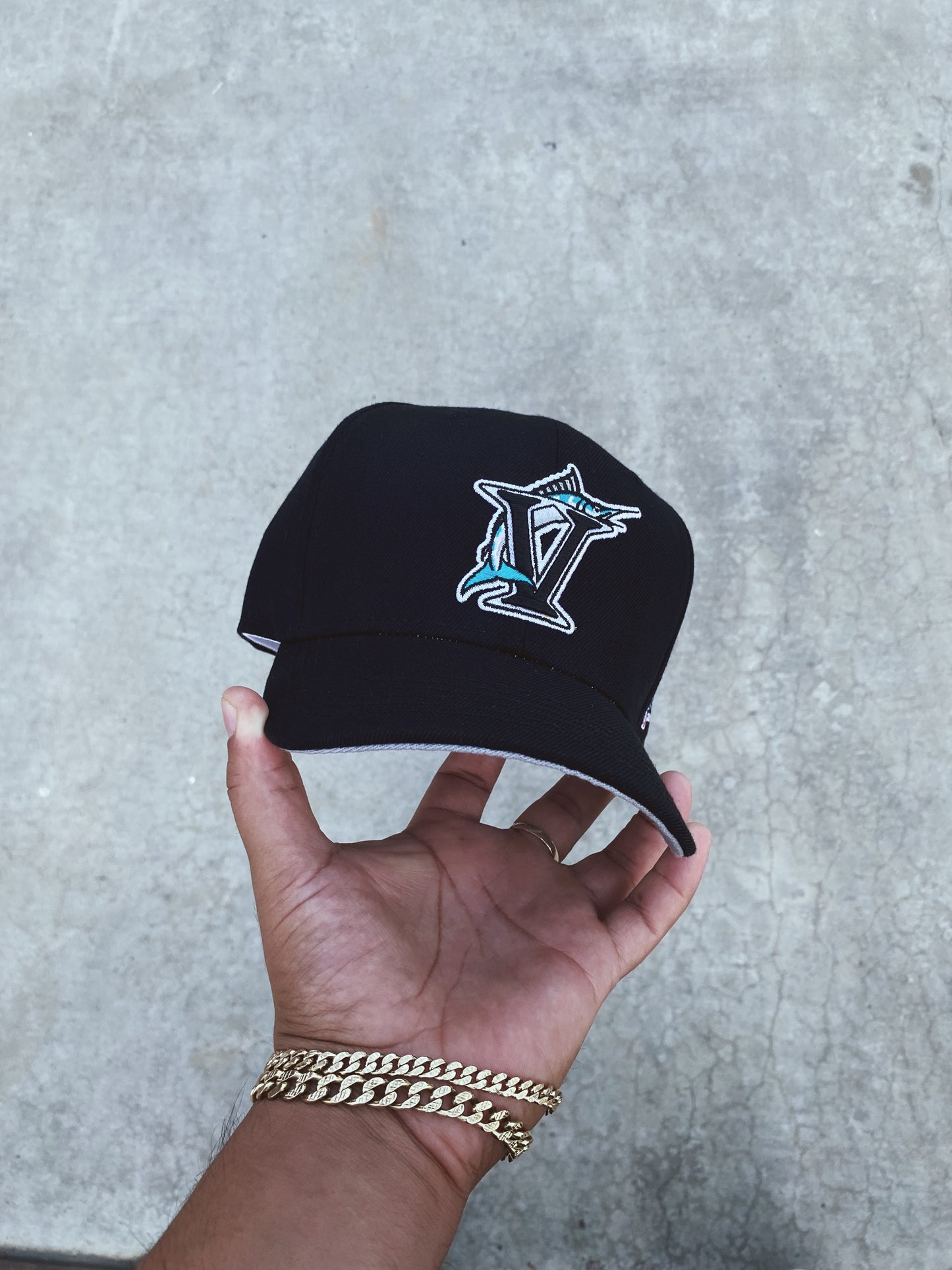 VILN 'V SERIES' Hat (Black)